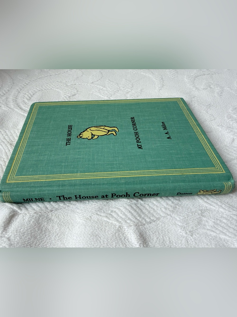 Vintage Disney Classic Pooh Pendant gold medal Charm from 1998 & 1952 Book Bund - Picture 7 of 8